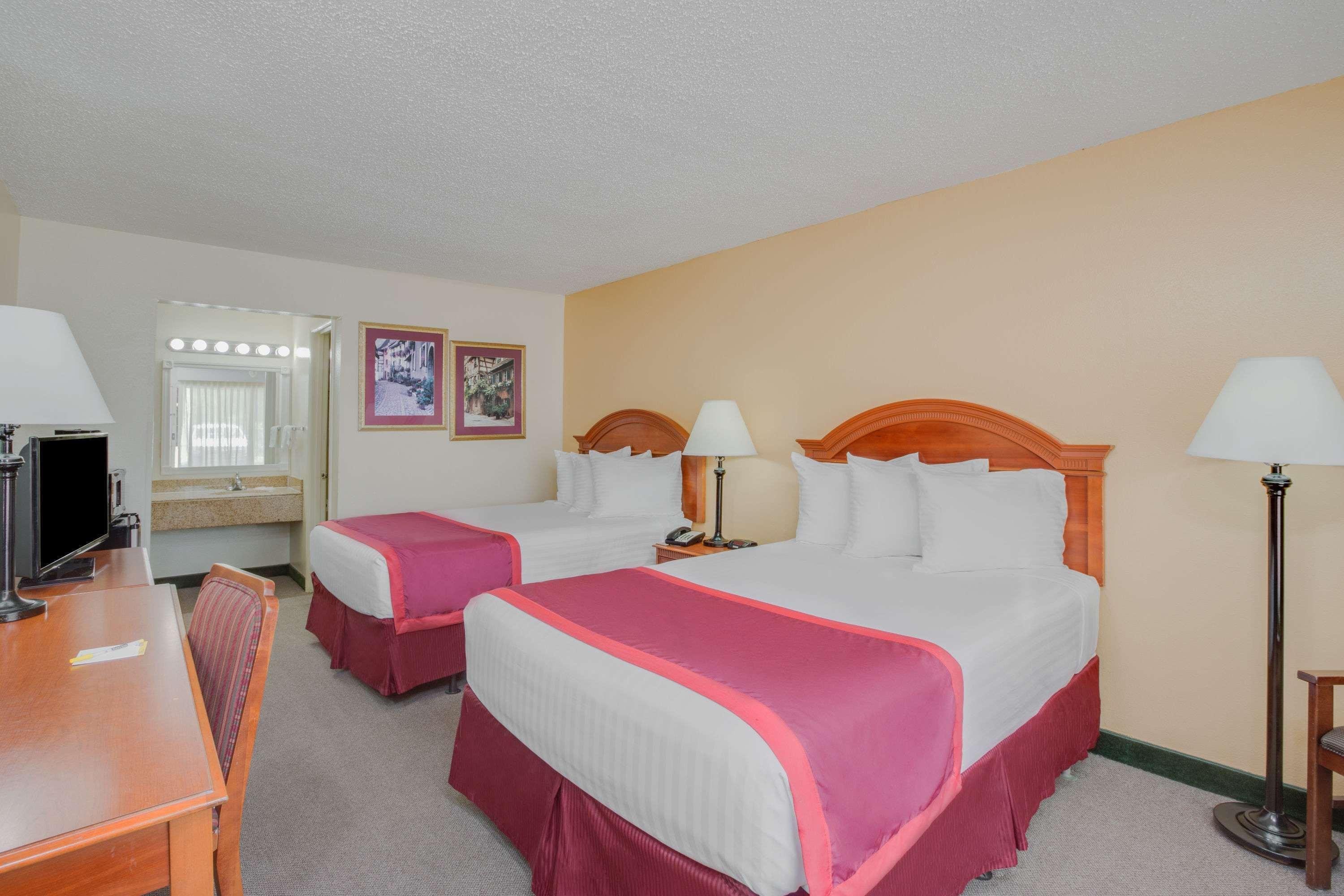 Days Inn By Wyndham Asheville West Candler Exteriör bild