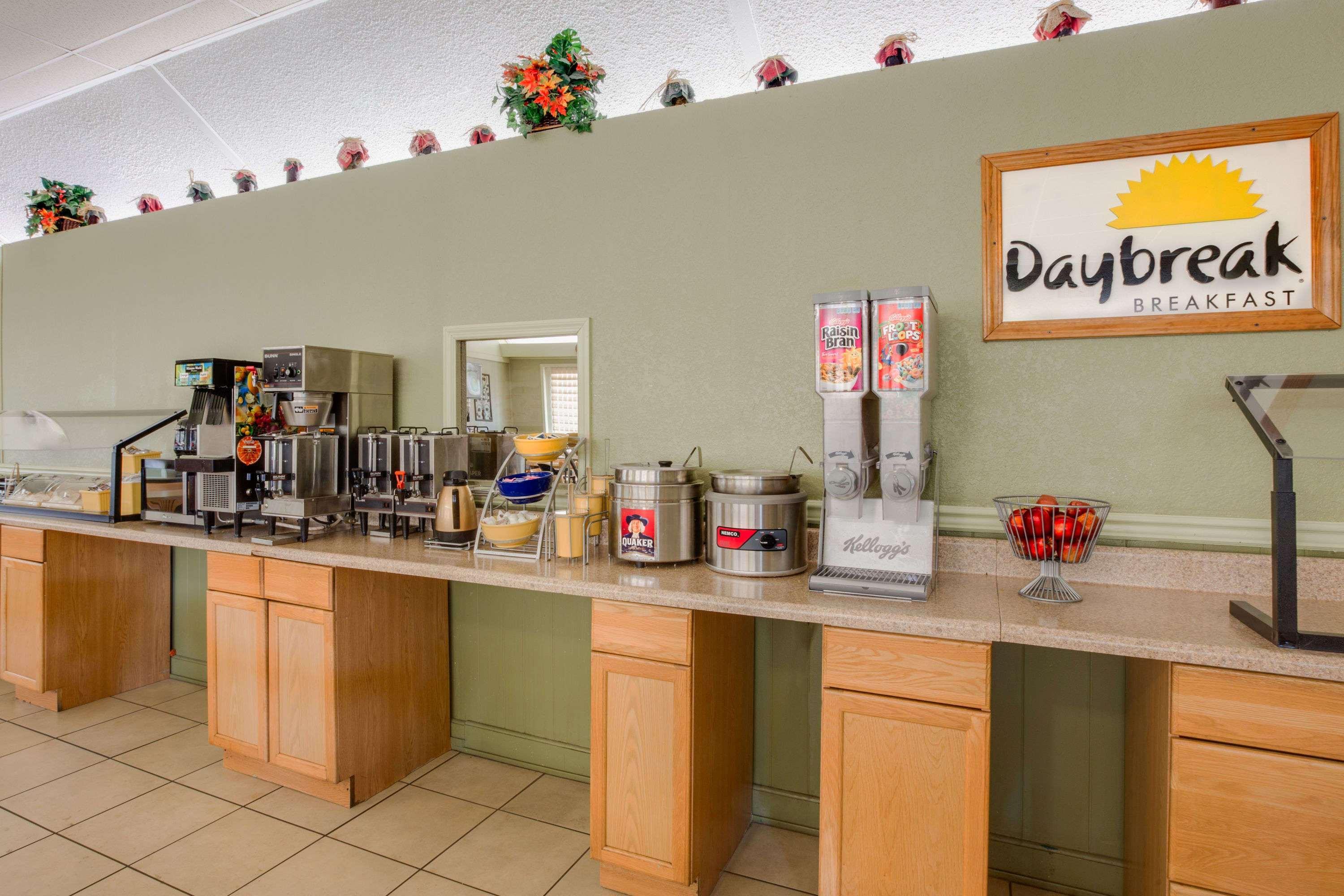 Days Inn By Wyndham Asheville West Candler Exteriör bild