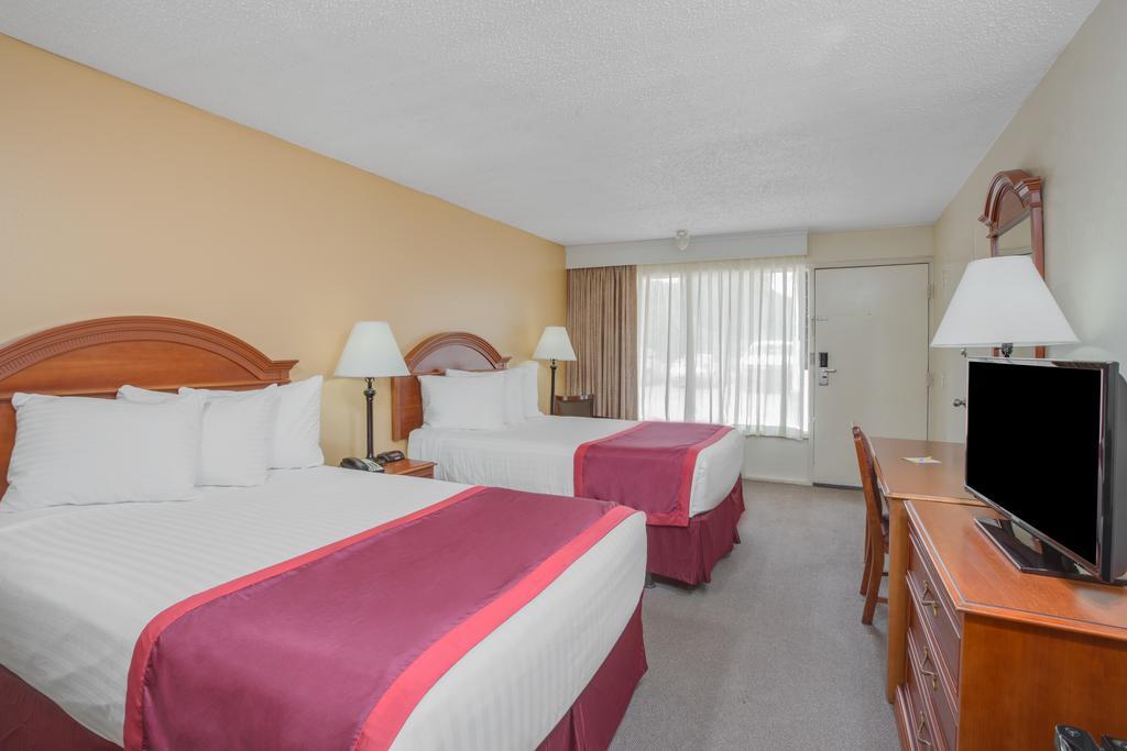 Days Inn By Wyndham Asheville West Candler Exteriör bild